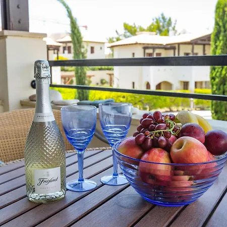 Db11 Adjacent To Aphrodite Hills Communal Pool Retreat *