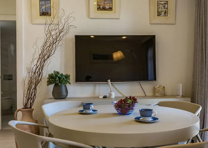 Db11 Adjacent To Aphrodite Hills Communal Pool Retreat Apartmán