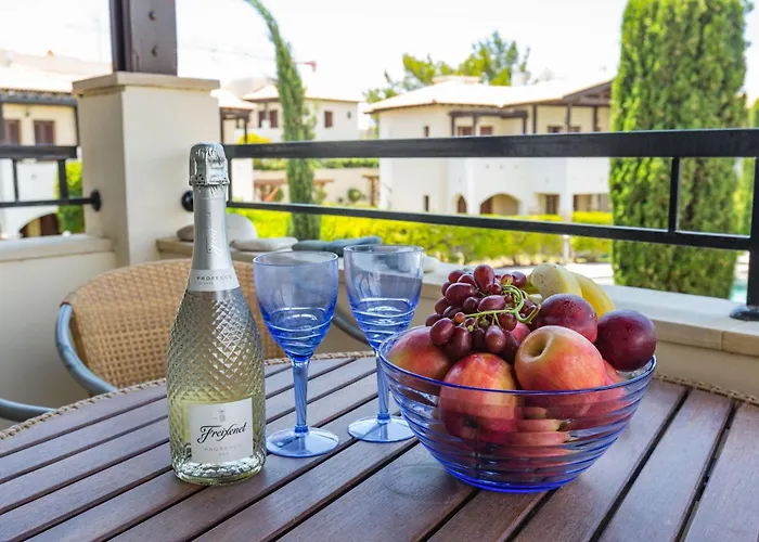 Db11 Adjacent To Aphrodite Hills Communal Pool Retreat *