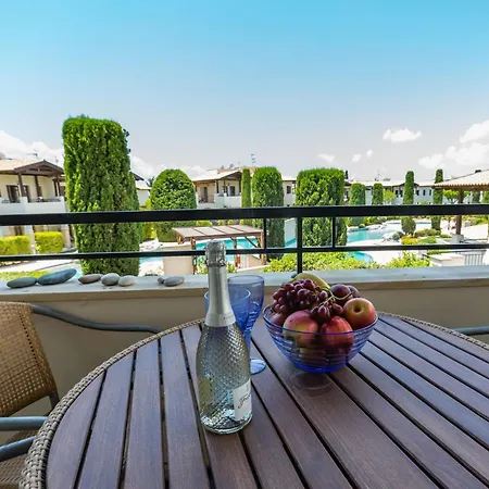 Db11 Adjacent To Aphrodite Hills Communal Pool Retreat Куклия