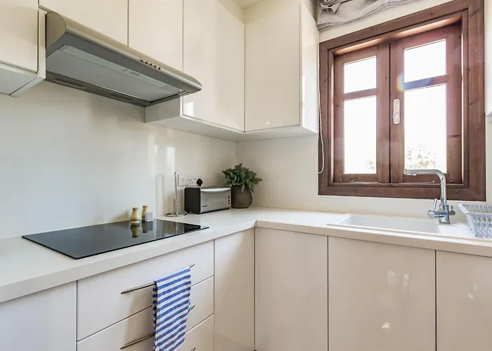 Апартаменты Db11 Adjacent To Aphrodite Hills Communal Pool Retreat Куклия