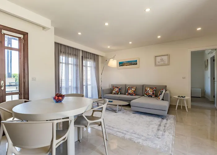 Db11 Adjacent To Aphrodite Hills Communal Pool Retreat Куклия